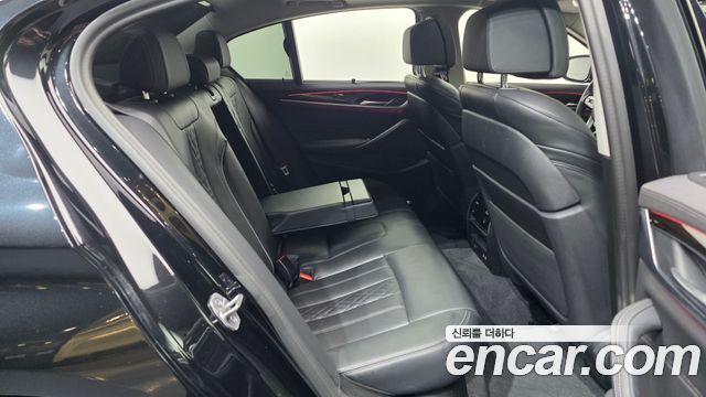 BMW 5 Series (G30) 523d Luxury 2023 — фото 12