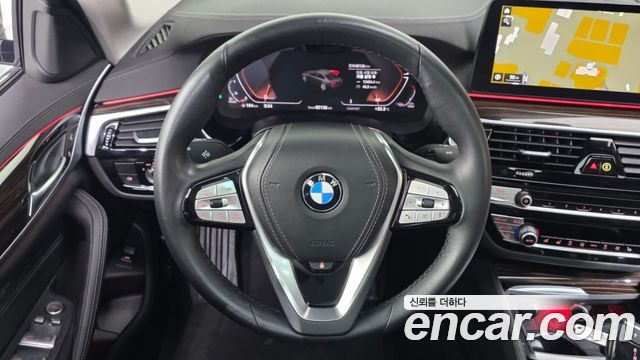 BMW 5 Series (G30) 523d Luxury 2023 — фото 13
