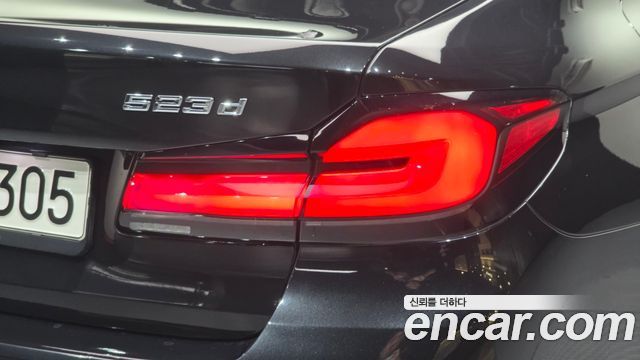 BMW 5 Series (G30) 523d Luxury 2023 — фото 23