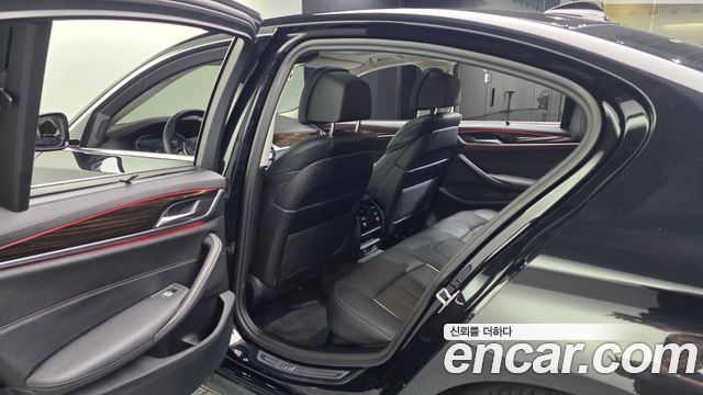 BMW 5 Series (G30) 523d Luxury 2023 — фото 26