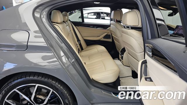 BMW 5 Series (G30) 530e M Sport 2021 — фото 12