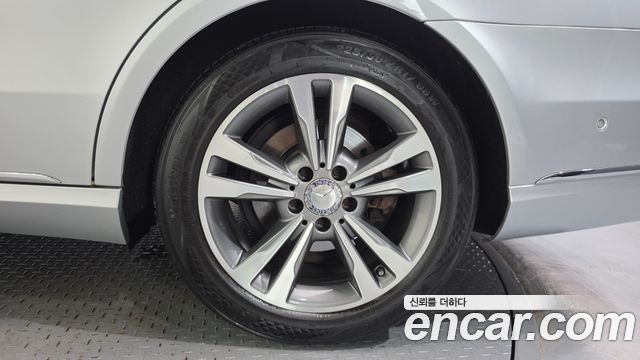 Mercedes-Benz E-Class (W212) E220 CDI Avantgarde 2016 — фото 5