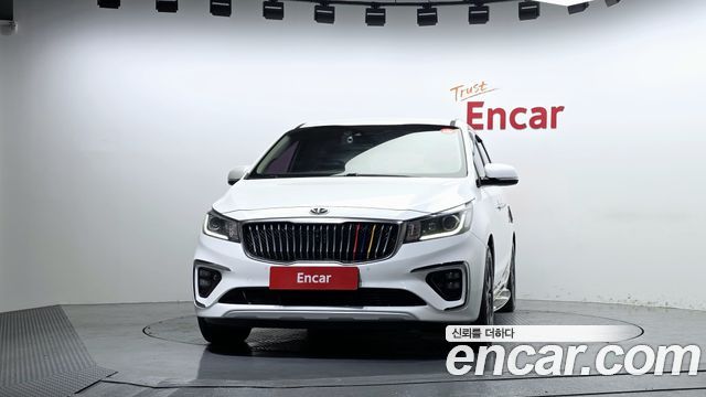 Kia Carnival 9-Seater Prstige 2019 — фото 4