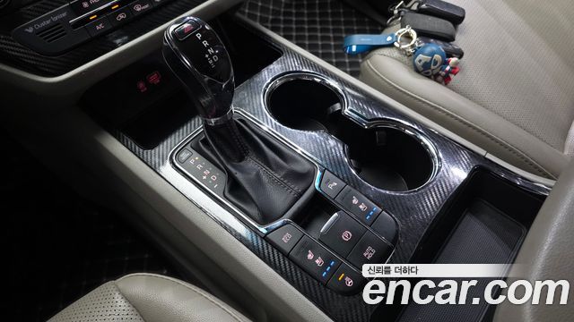 Kia Carnival 9-Seater Prstige 2019 — фото 9