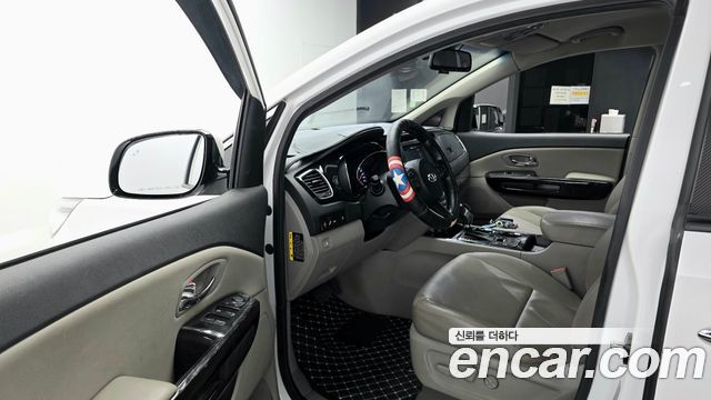 Kia Carnival 9-Seater Prstige 2019 — фото 11