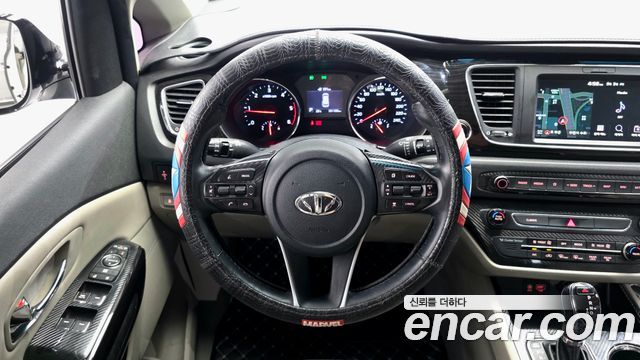Kia Carnival 9-Seater Prstige 2019 — фото 13