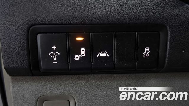 Kia Carnival 9-Seater Prstige 2019 — фото 16