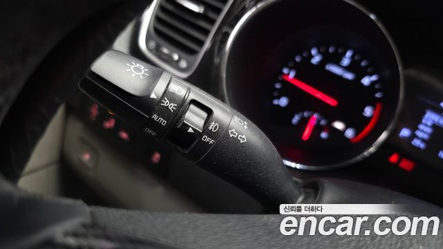 Kia Carnival 9-Seater Prstige 2019 — фото 17