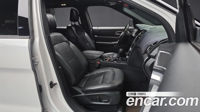 Ford Explorer 2.3 Limited 4WD 5th 2019 — фото 11