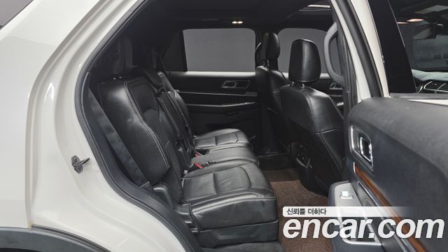 Ford Explorer 2.3 Limited 4WD 5th 2019 — фото 12