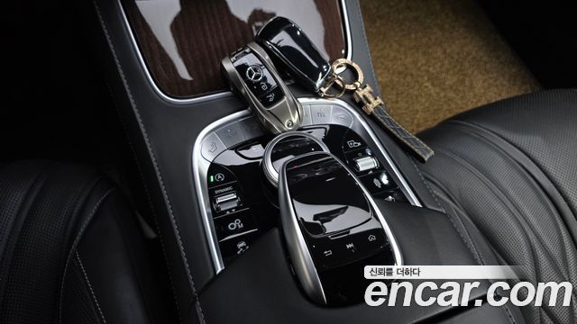 Mercedes-Benz S-Class (W222) S63 AMG 4MATIC+ Cabriolet 2018 — фото 16