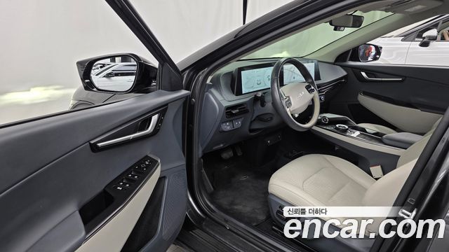 Kia EV6 Long Range Air 2023 — фото 10