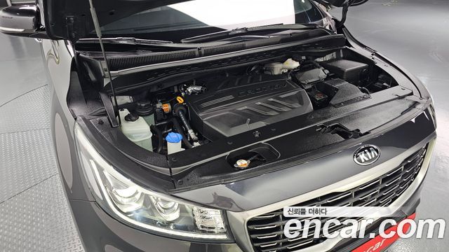 Kia Carnival 7-Seater Limousine VIP 2019 — фото 6