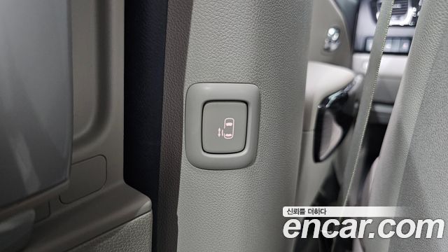 Kia Carnival 7-Seater Limousine VIP 2019 — фото 18