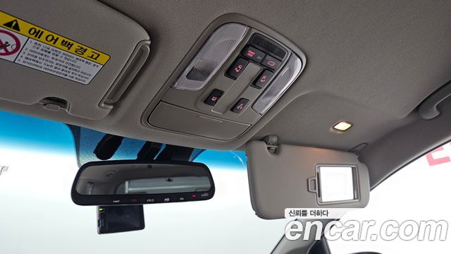 Kia Carnival 7-Seater Limousine VIP 2019 — фото 27