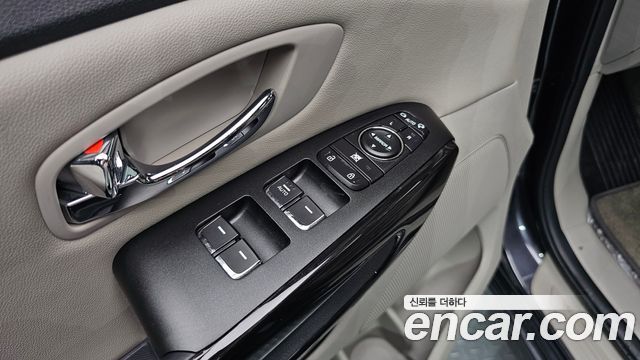 Kia Carnival 7-Seater Limousine VIP 2019 — фото 28