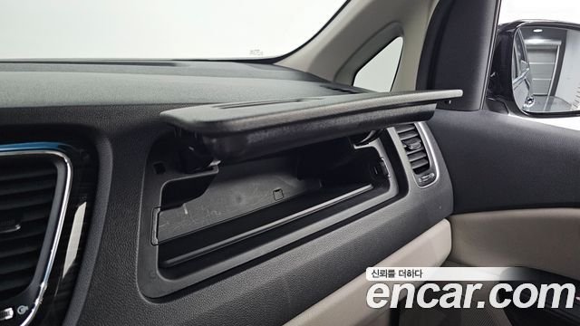 Kia Carnival 7-Seater Limousine VIP 2019 — фото 31