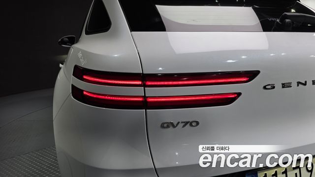 Genesis GV70 2.5T Gasoline 2WD 2022 — фото 23