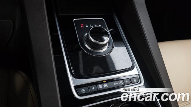 Jaguar F-PACE 20d Prestige 2018 — фото 9