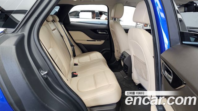 Jaguar F-PACE 20d Prestige 2018 — фото 12