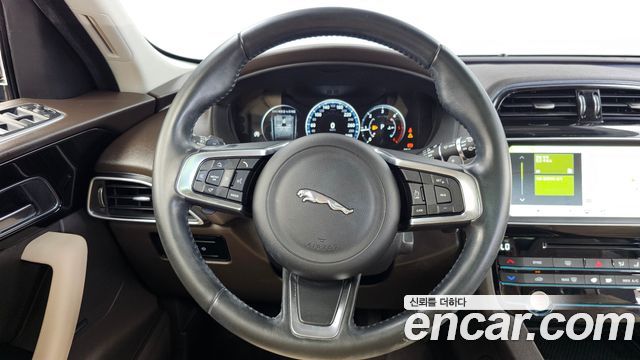 Jaguar F-PACE 20d Prestige 2018 — фото 13