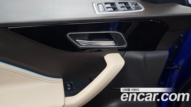 Jaguar F-PACE 20d Prestige 2018 — фото 29