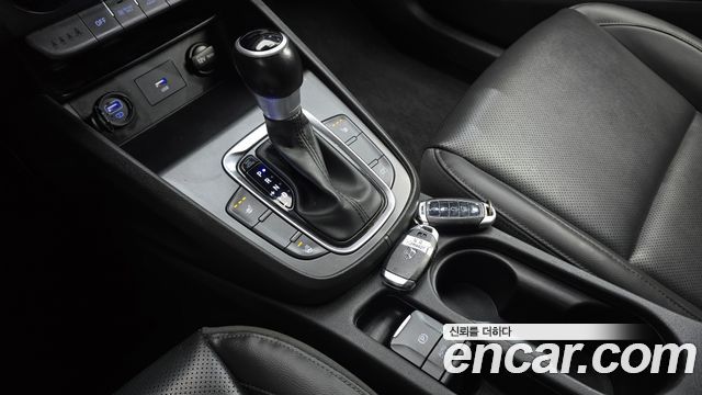 Hyundai Kona Hybrid Modern 2023 — фото 9