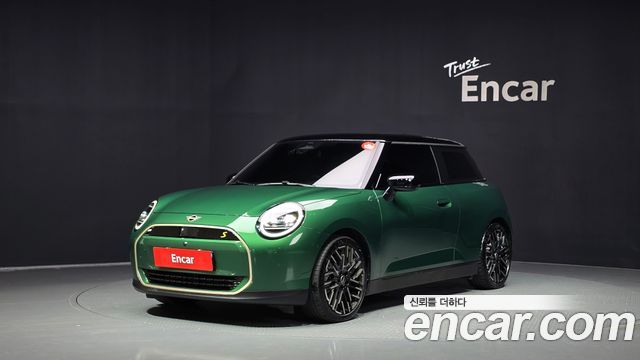 MINI Cooper Electric (IV) SE Favoured 2024 — фото 1