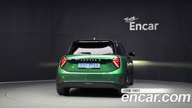MINI Cooper Electric (IV) SE Favoured 2024 — фото 4