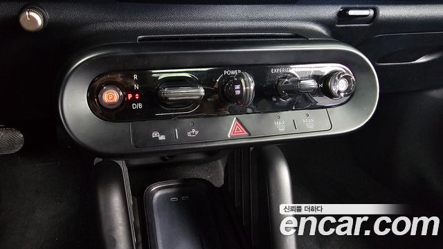 MINI Cooper Electric (IV) SE Favoured 2024 — фото 9