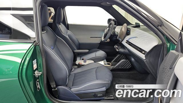 MINI Cooper Electric (IV) SE Favoured 2024 — фото 11