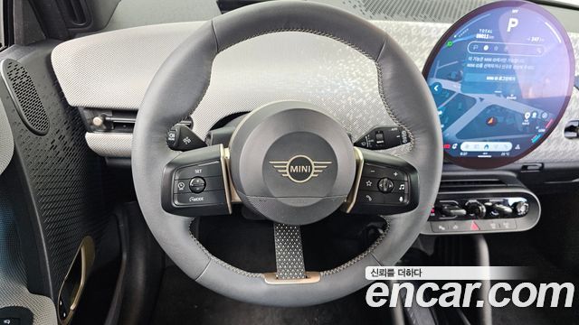 MINI Cooper Electric (IV) SE Favoured 2024 — фото 13