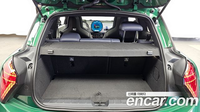 MINI Cooper Electric (IV) SE Favoured 2024 — фото 20