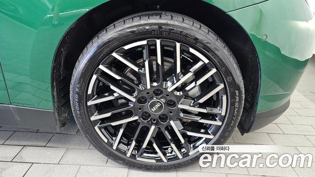 MINI Cooper Electric (IV) SE Favoured 2024 — фото 21