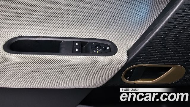 MINI Cooper Electric (IV) SE Favoured 2024 — фото 34