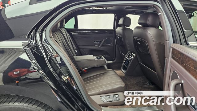 Bentley Flying Spur (II) 4.0 2015 — фото 12