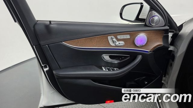 Mercedes-Benz E-Class (W213) E250 Exclusive 2021 — фото 24