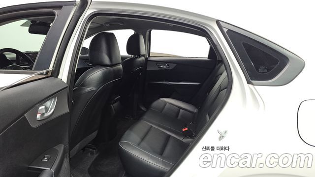 Kia K3 (II) 1.6 Trendy 2022 — фото 12