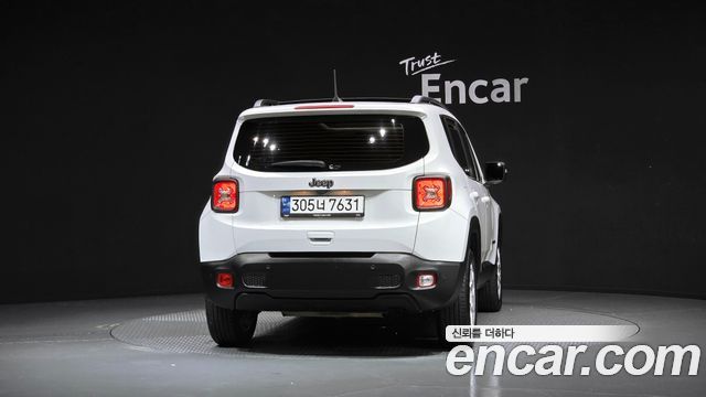 Jeep Renegade 1.3 Longitude 2022 — фото 4