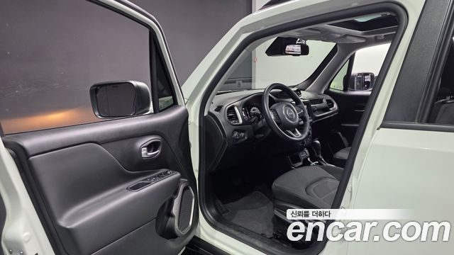 Jeep Renegade 1.3 Longitude 2022 — фото 10