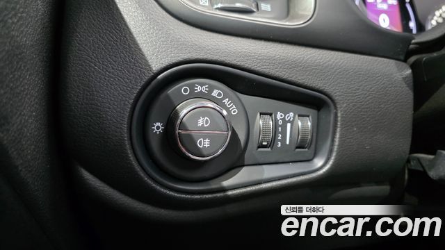 Jeep Renegade 1.3 Longitude 2022 — фото 12