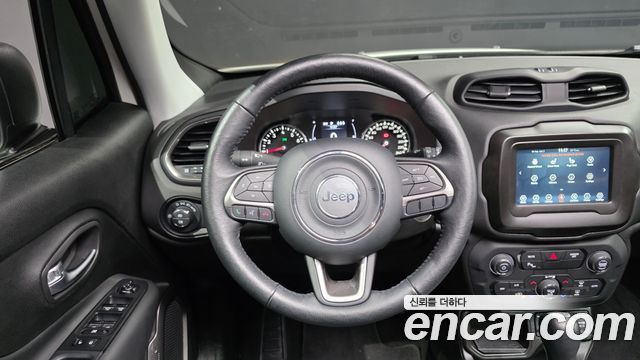 Jeep Renegade 1.3 Longitude 2022 — фото 13