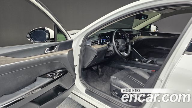 Kia K5 (III) 2.0 Noblesse 2023 — фото 10