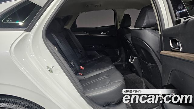 Kia K5 (III) 2.0 Noblesse 2023 — фото 12