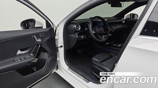 Mercedes-Benz A-Class (W177) A220 Hatchback 2020 — фото 10