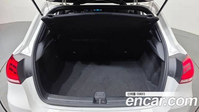 Mercedes-Benz A-Class (W177) A220 Hatchback 2020 — фото 24