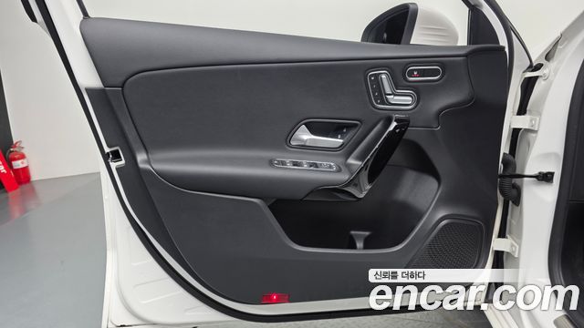 Mercedes-Benz A-Class (W177) A220 Hatchback 2020 — фото 30