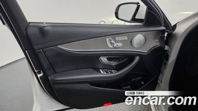 Mercedes-Benz E-Class (W213) E350 4MATIC AMG Line 2019 — фото 24