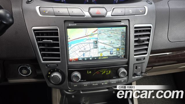 KG Mobility (SsangYong) Korando Turismo 4WD Chateau 9-seater 2015 — фото 17