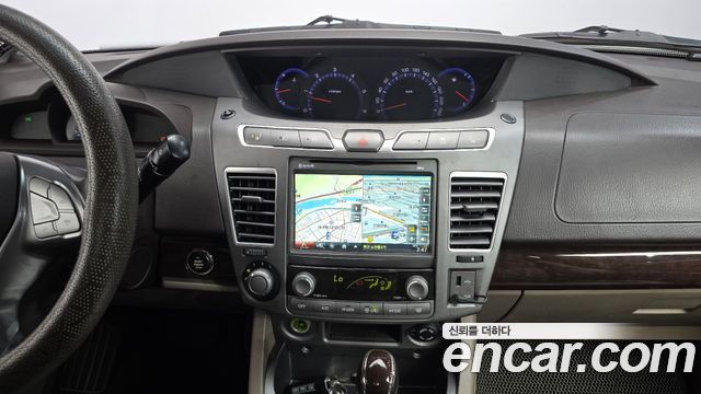 KG Mobility (SsangYong) Korando Turismo 4WD Chateau 9-seater 2015 — фото 18